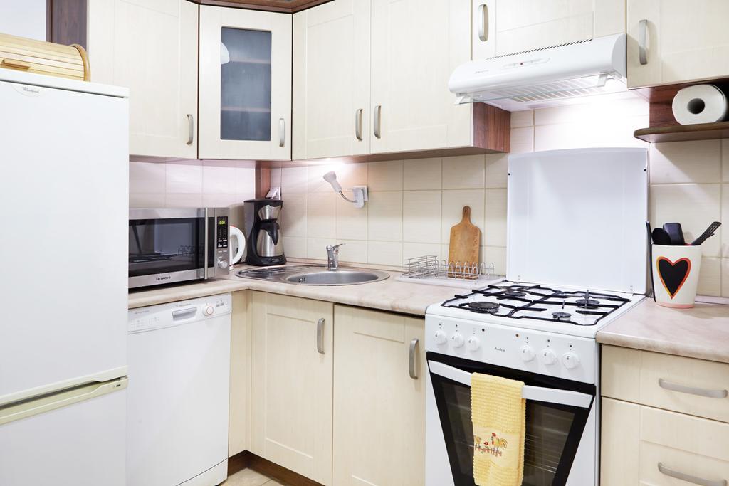 Lovely Garden Flat Near Royal Park Warsaw Room photo